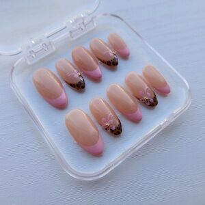 Elegant Pink and Tan Press-On Nails, size M